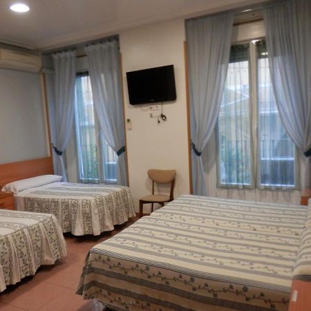 Hostal Del Pez Azul Madrid Extérieur photo