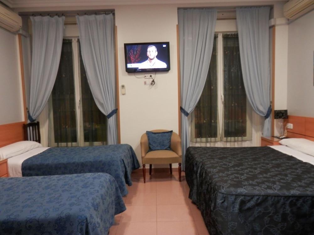 Hostal Del Pez Azul Madrid Extérieur photo