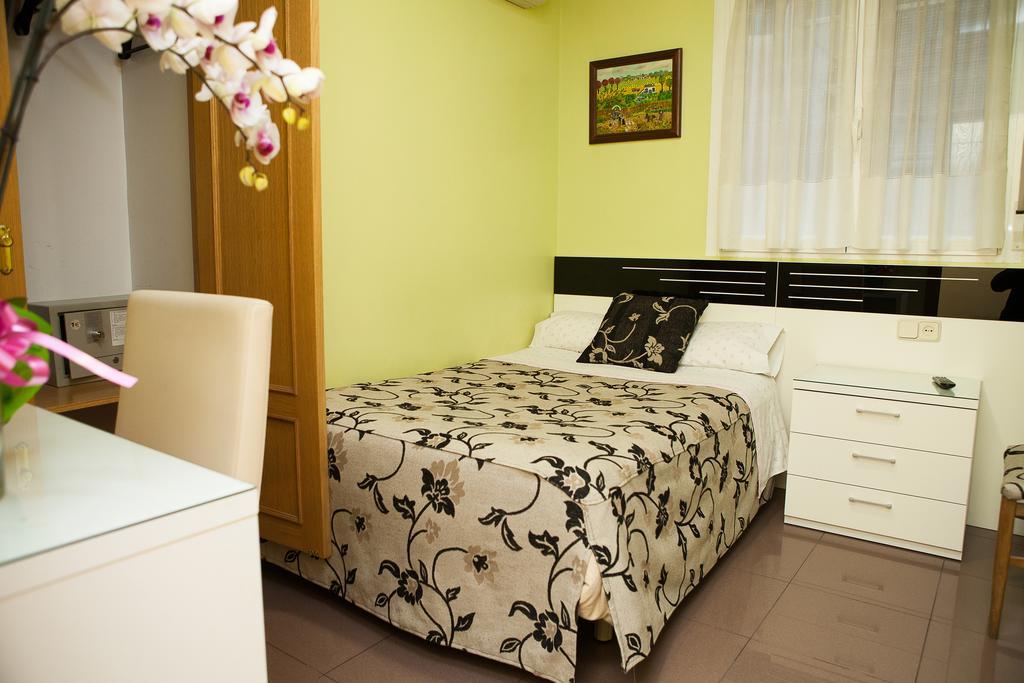 Hostal Del Pez Azul Madrid Extérieur photo