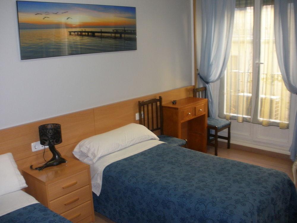 Hostal Del Pez Azul Madrid Extérieur photo
