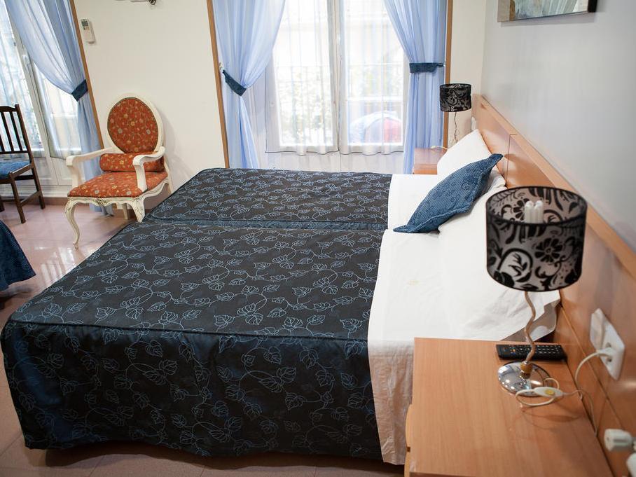 Hostal Del Pez Azul Madrid Extérieur photo