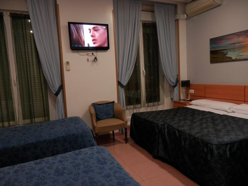 Hostal Del Pez Azul Madrid Extérieur photo
