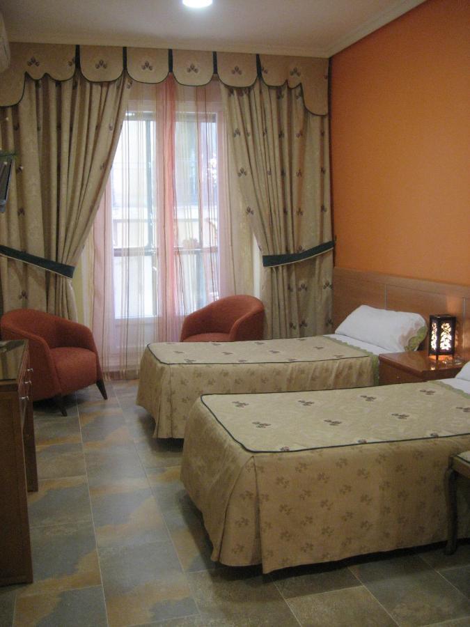 Hostal Del Pez Azul Madrid Chambre photo